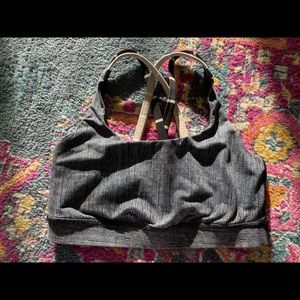Gray herringbone pattern lululemon size 4 sports bra. In great condition.
